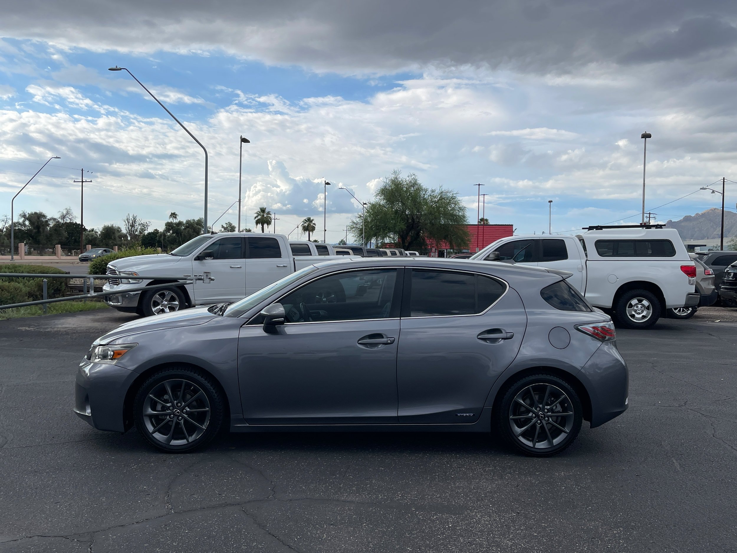 Used 2013 Lexus CT 200h w/ Premium Pkg w/Navigation FWD image 2