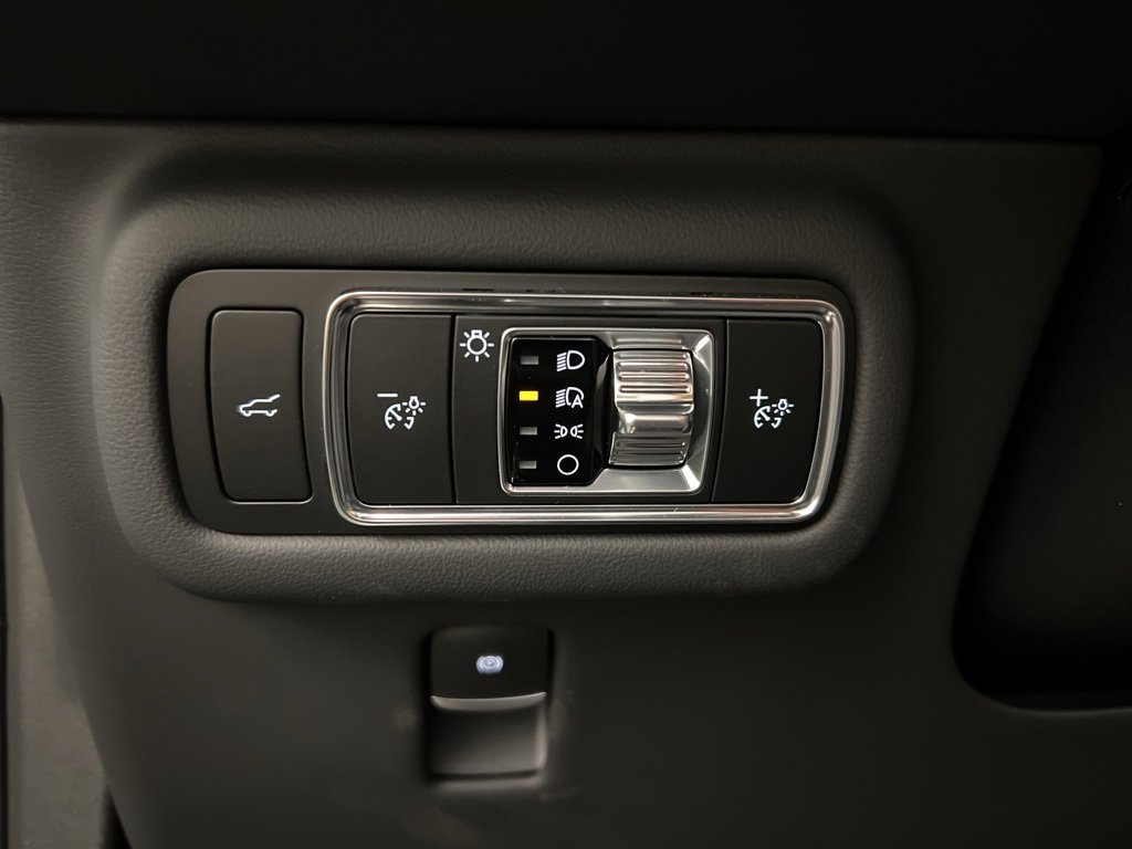 Used 2025 Lincoln Nautilus Premier w/ Equipment Group 102A image 21