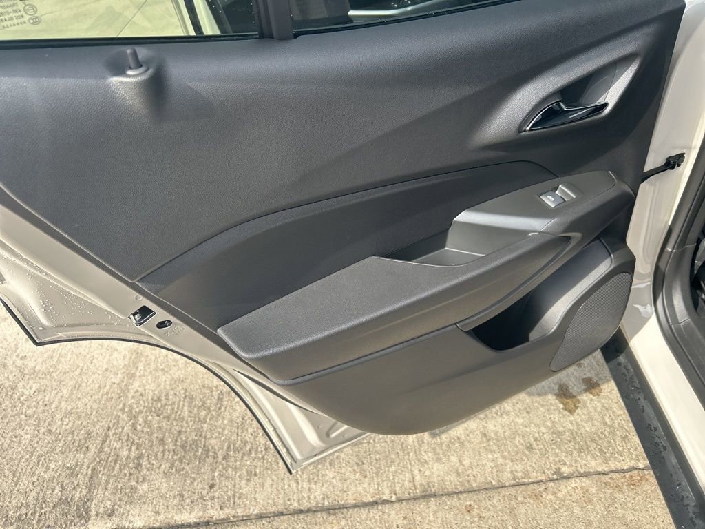 Used 2026 Chevrolet Trax RS w/ Sunroof Package image 19