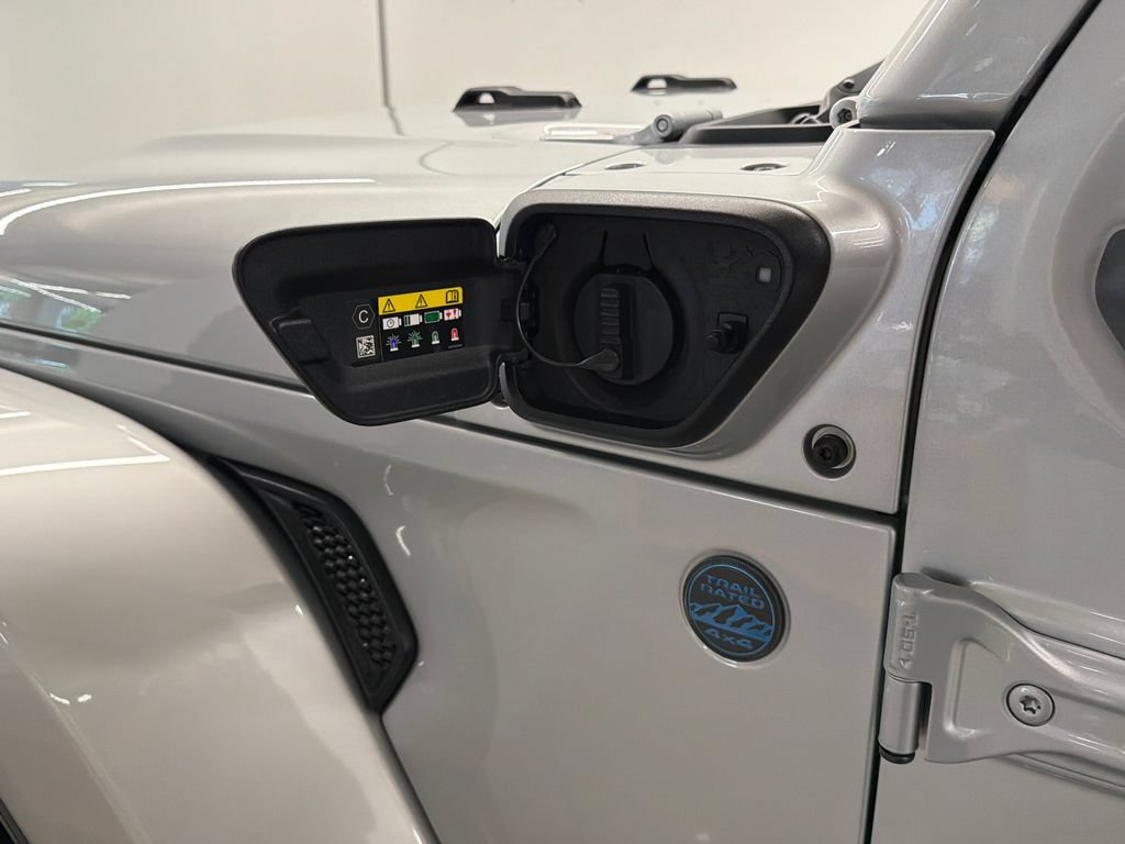Used 2024 Jeep Wrangler High Altitude AWD/4WD image 18