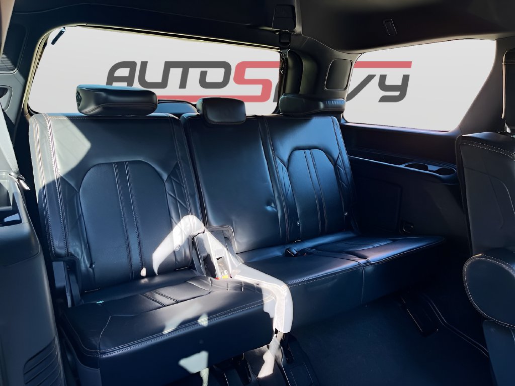 Used 2024 Ford Expedition Platinum AWD/4WD image 29