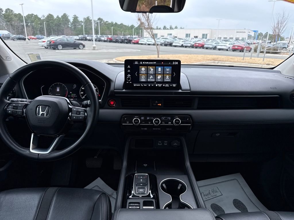 Used 2023 Honda Pilot Touring image 16