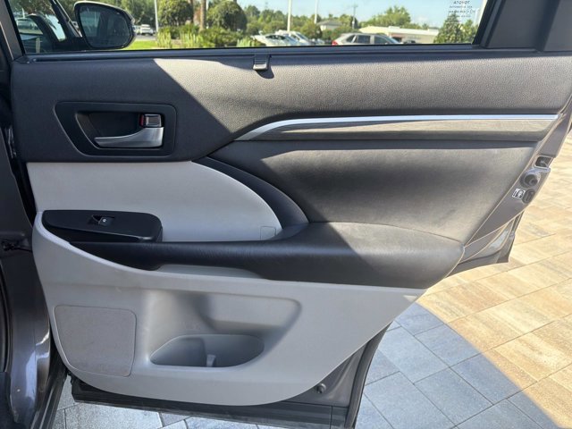 Used 2019 Toyota Highlander Limited AWD/4WD image 20