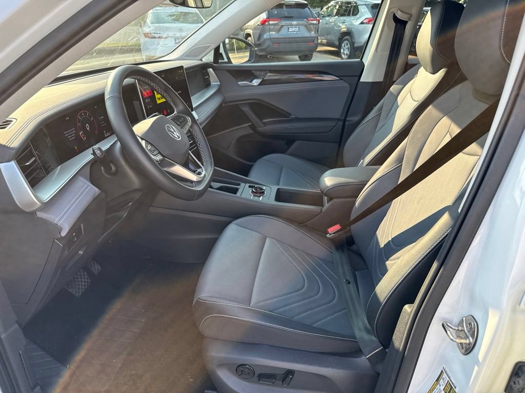 Used 2026 Volkswagen Tiguan SE AWD/4WD image 13