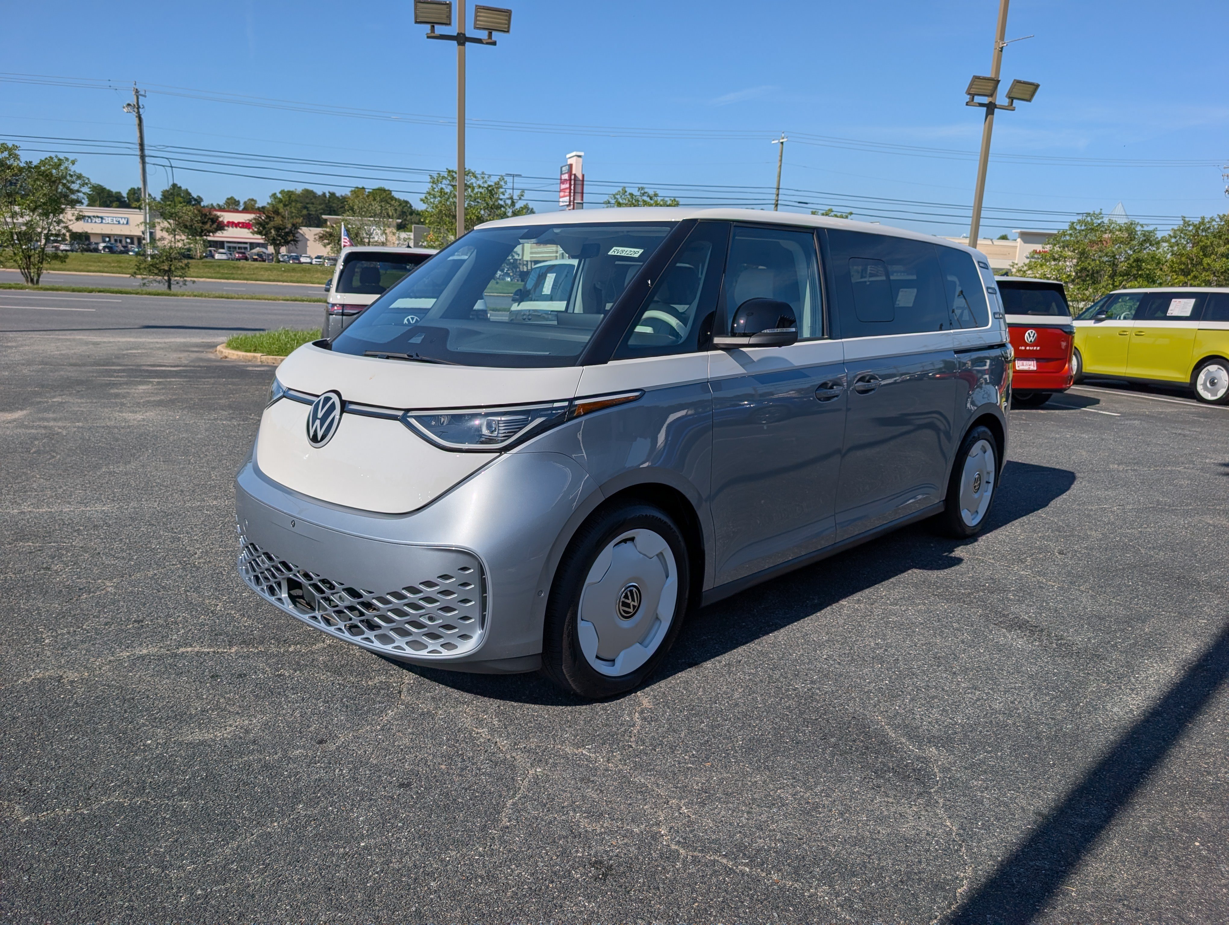 Used 2025 Volkswagen ID. Buzz 1st Edition RWD image 7