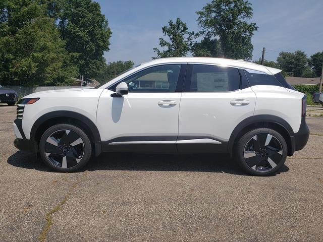 New 2025 Nissan Kicks SR w/ SR Premium Package image 3