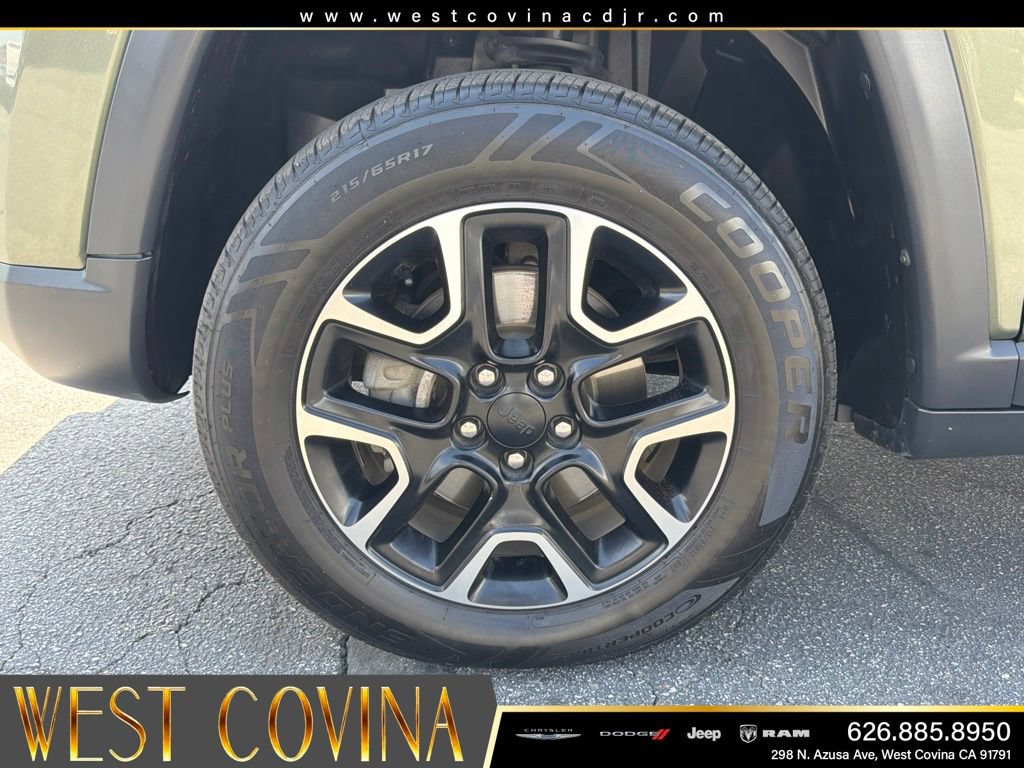 Used 2021 Jeep Compass Trailhawk w/ Sun and Sound Group AWD/4WD image 32