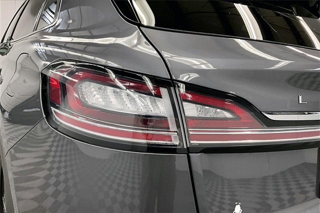 Used 2022 Lincoln Nautilus Reserve w/ Monochromatic Package image 32