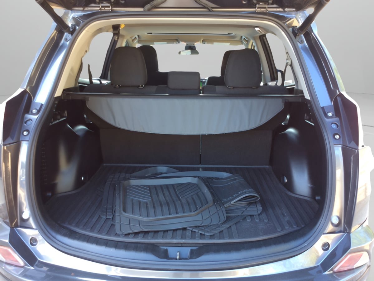 Used 2018 Toyota RAV4 XLE AWD/4WD image 14