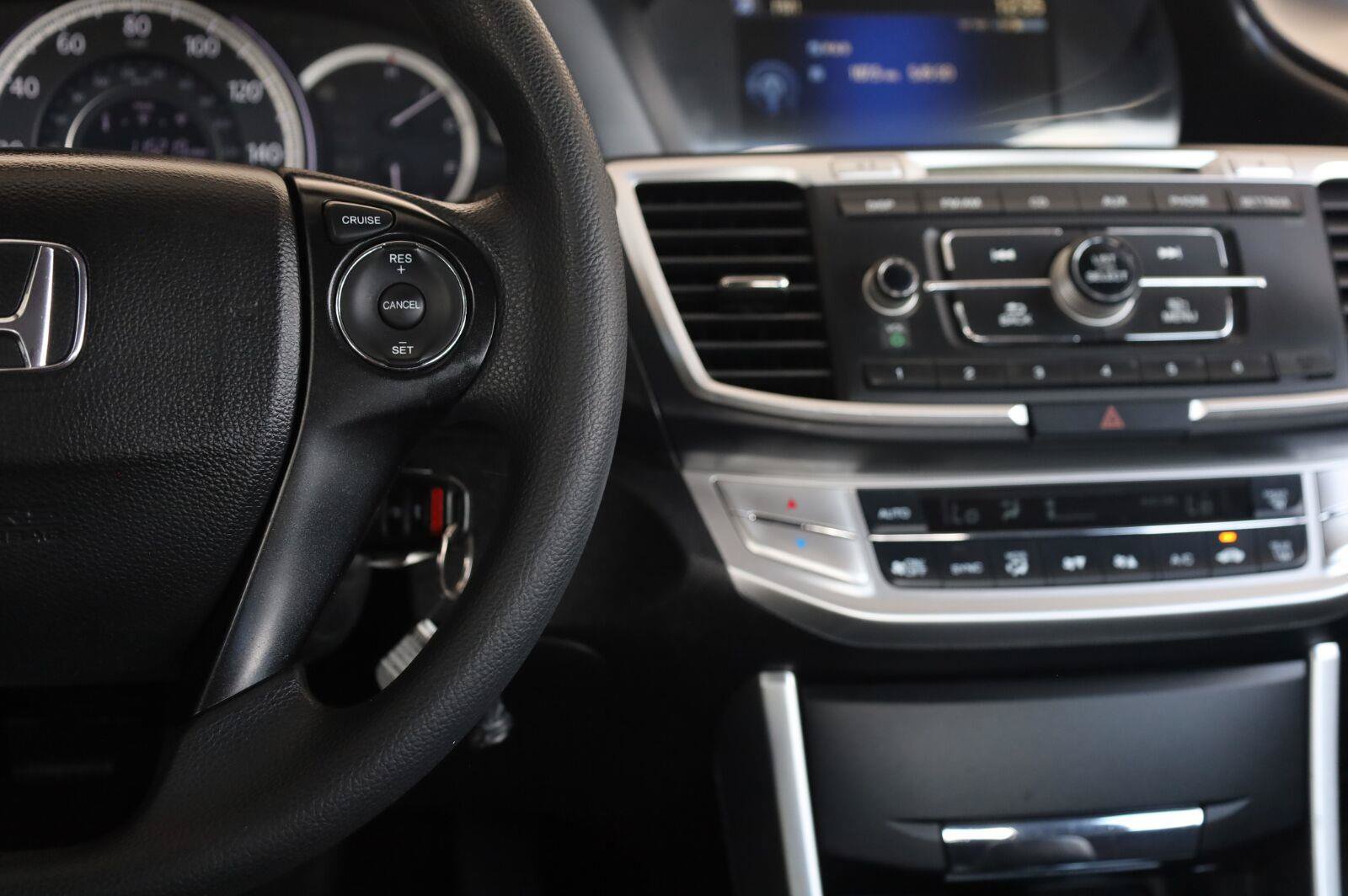 Used 2015 Honda Accord LX image 32