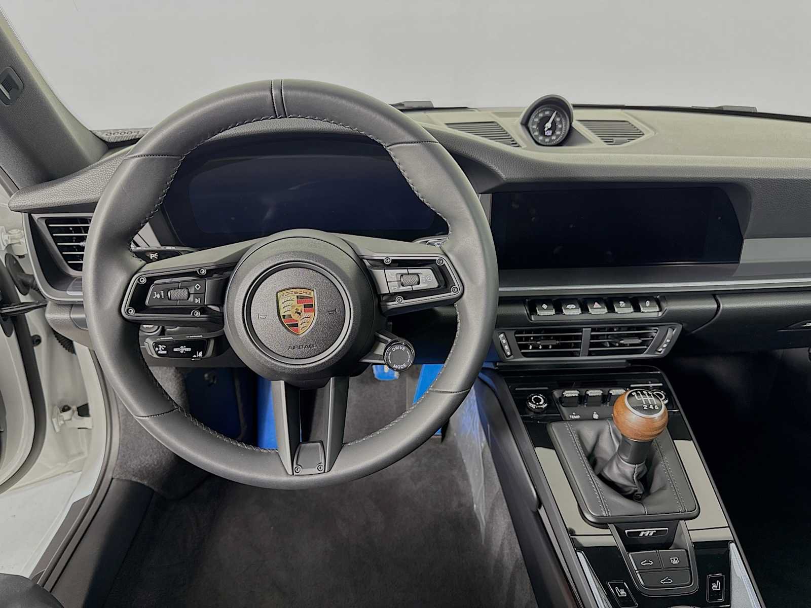 Certified 2025 Porsche 911 Carrera T RWD image 24