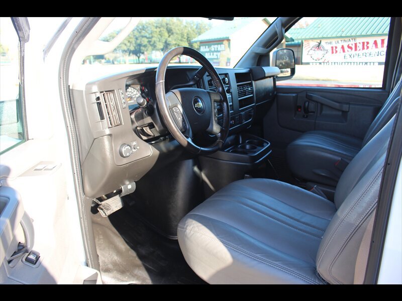 Used 2020 Chevrolet Express 3500 LS RWD image 24