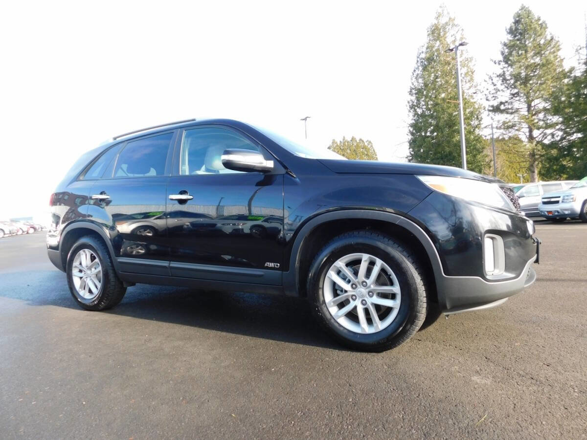Used 2014 Kia Sorento LX image 1