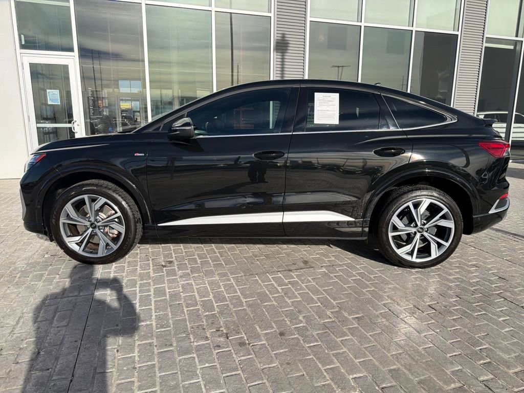 Used 2024 Audi Q4 e-tron Premium Plus image 2