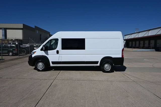New 2026 RAM ProMaster 2500 w/ Crew Van Package FWD image 9