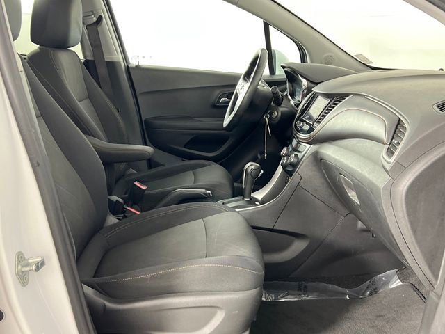 Used 2020 Chevrolet Trax LT AWD/4WD image 19