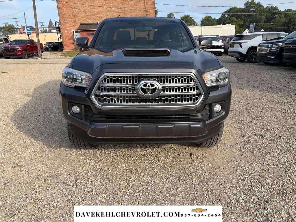 Used 2016 Toyota Tacoma TRD Sport AWD/4WD image 8