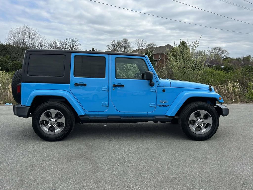 Used 2017 Jeep Wrangler Unlimited Sahara w/ Dual Top Group AWD/4WD image 2