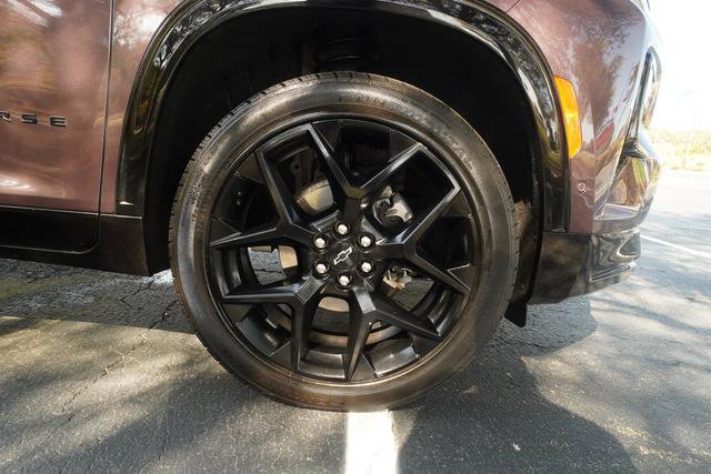 Used 2024 Chevrolet Traverse RS image 32