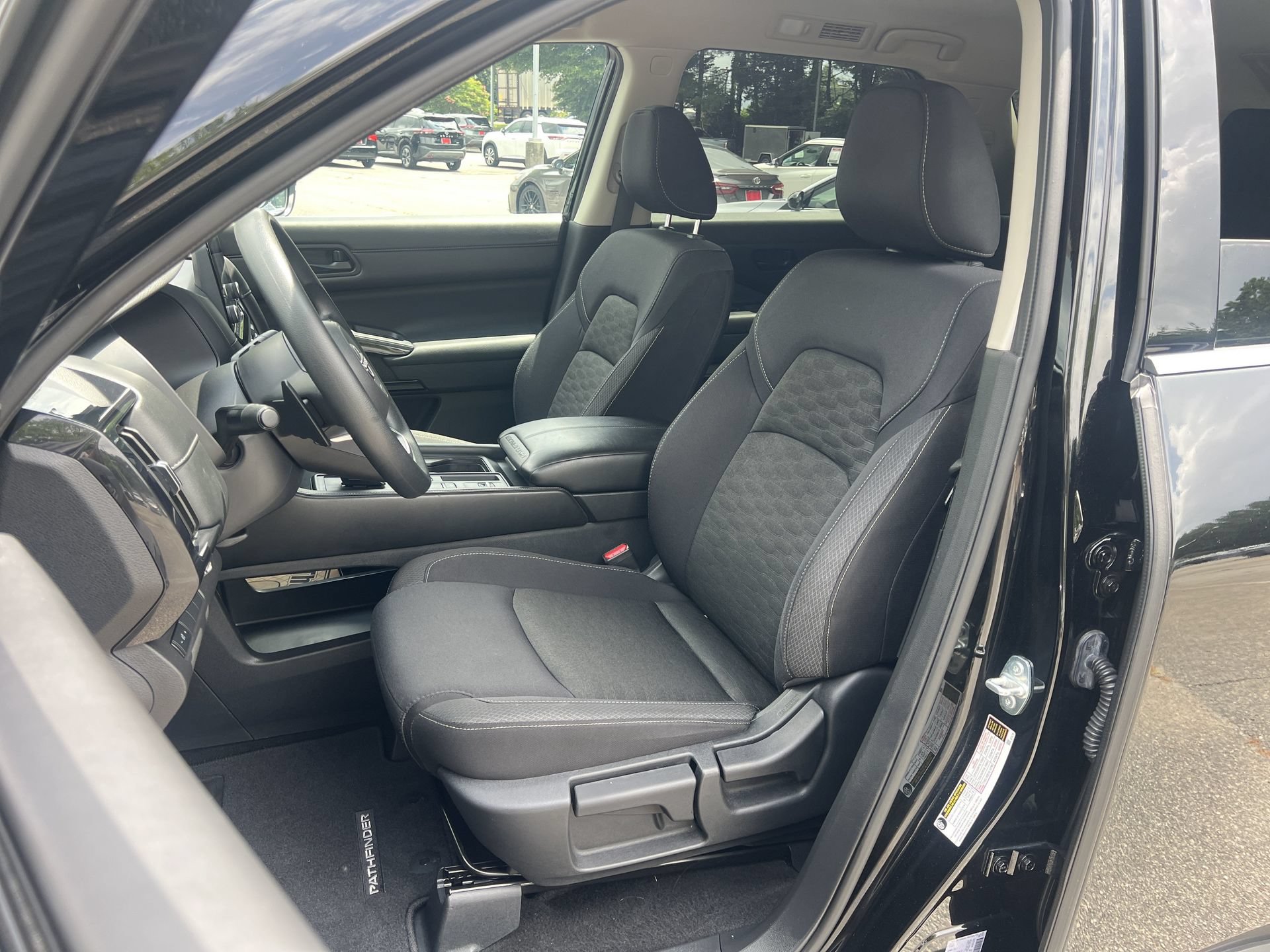 Used 2024 Nissan Pathfinder S FWD image 16