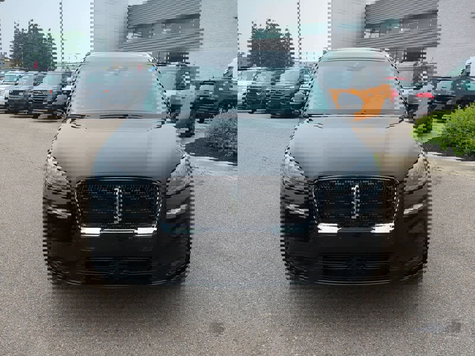 Used 2022 Lincoln Corsair Reserve w/ Sport Package image 3