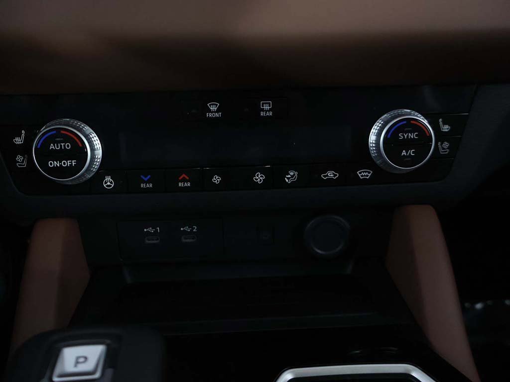 New 2026 Mitsubishi Outlander SEL image 55