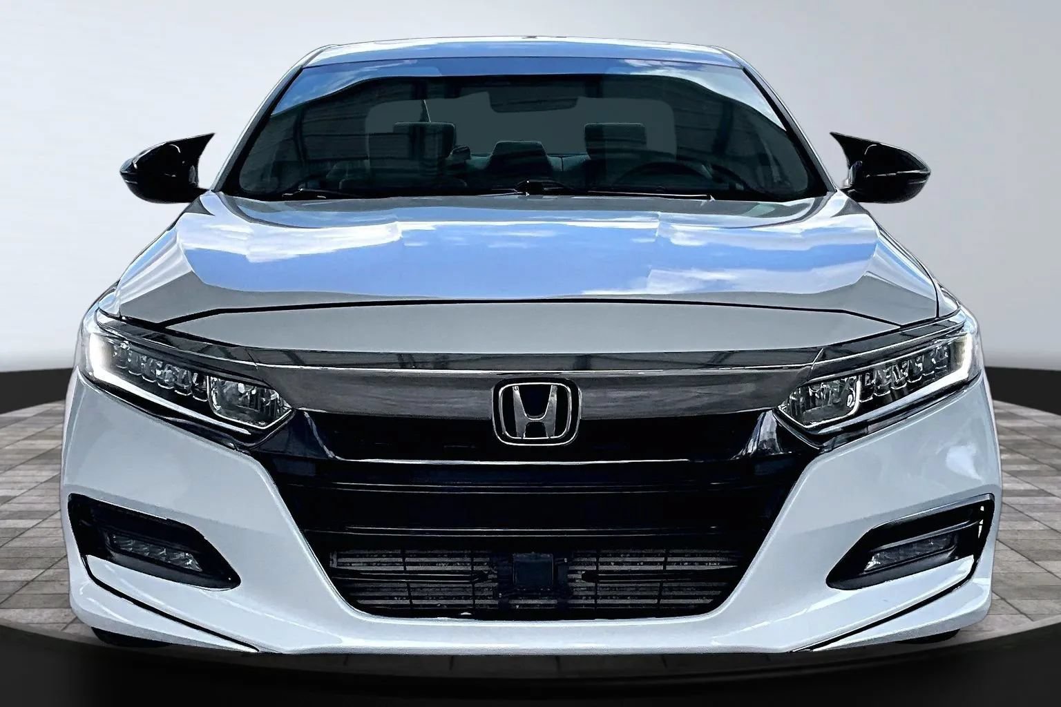 Used 2018 Honda Accord EX-L image 2
