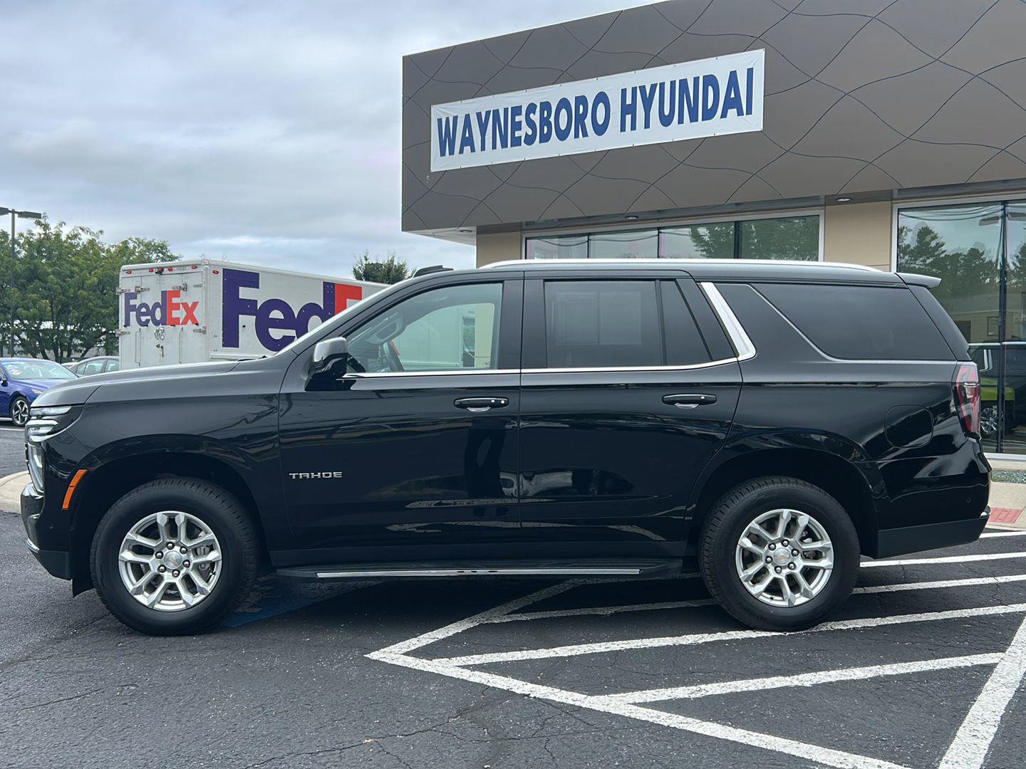 Used 2025 Chevrolet Tahoe LT AWD/4WD image 4