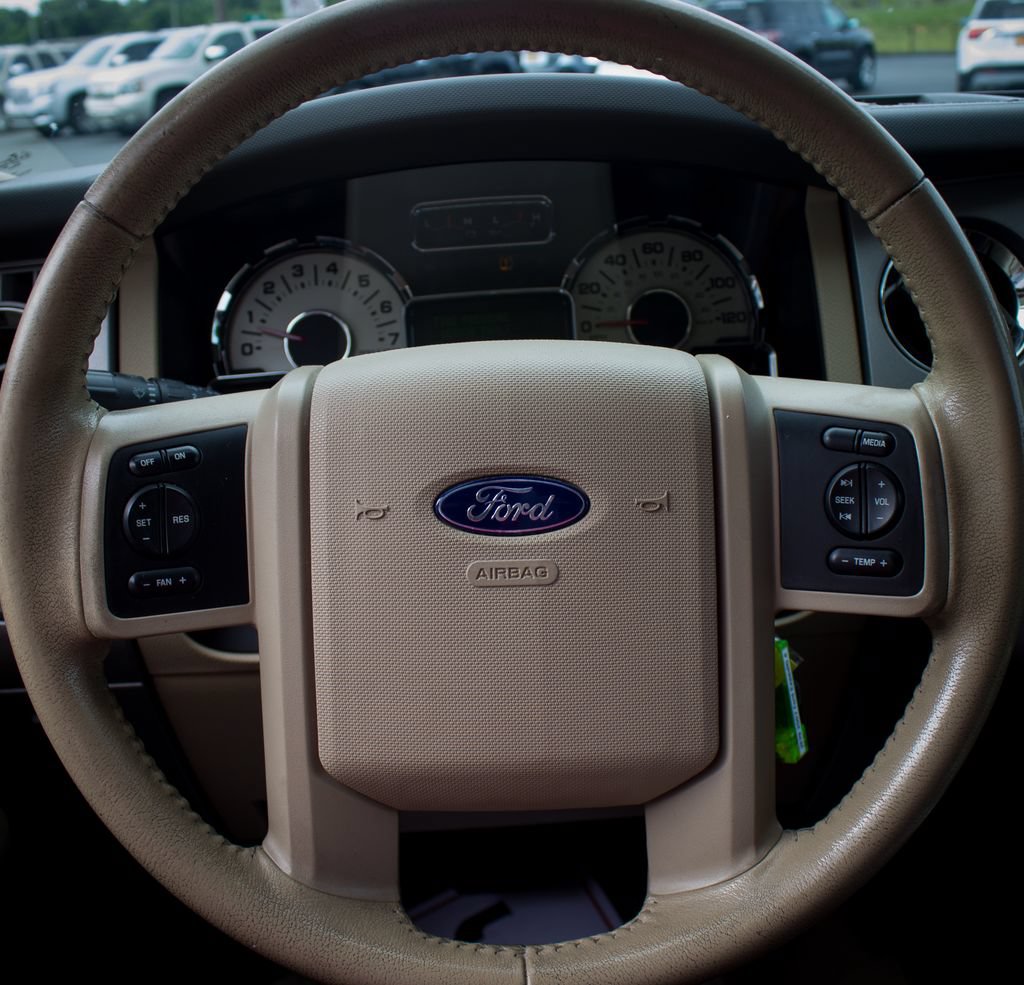 Used 2007 Ford Expedition Eddie Bauer AWD/4WD image 9