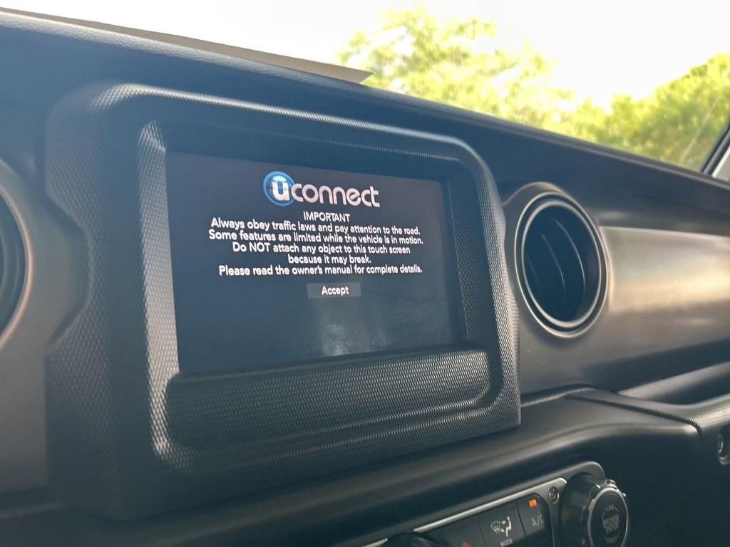 Used 2018 Jeep Wrangler Unlimited Sport S AWD/4WD image 7