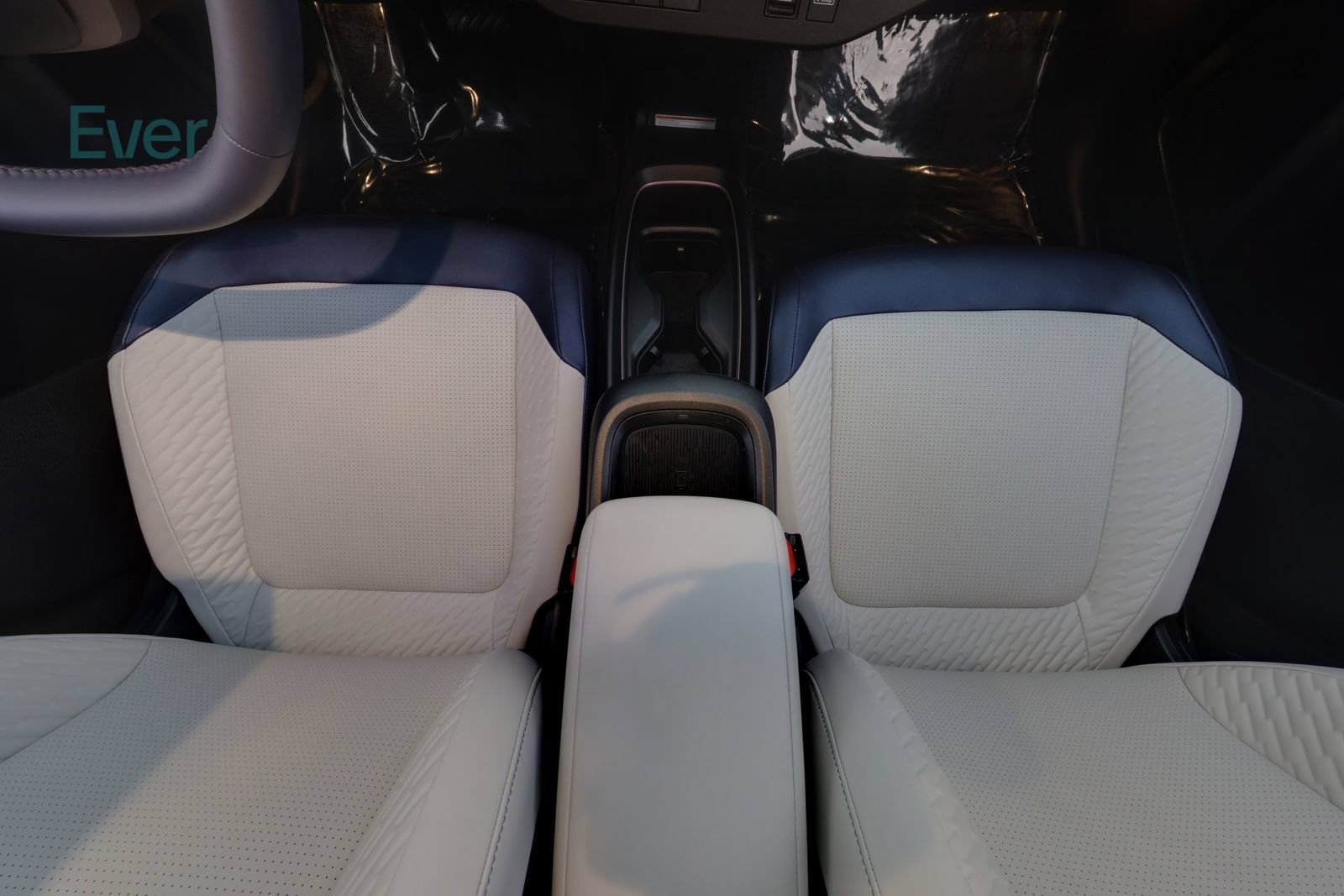 Used 2026 Nissan Leaf Platinum+ w/ Floor Mat Package (Platinum+) FWD image 25