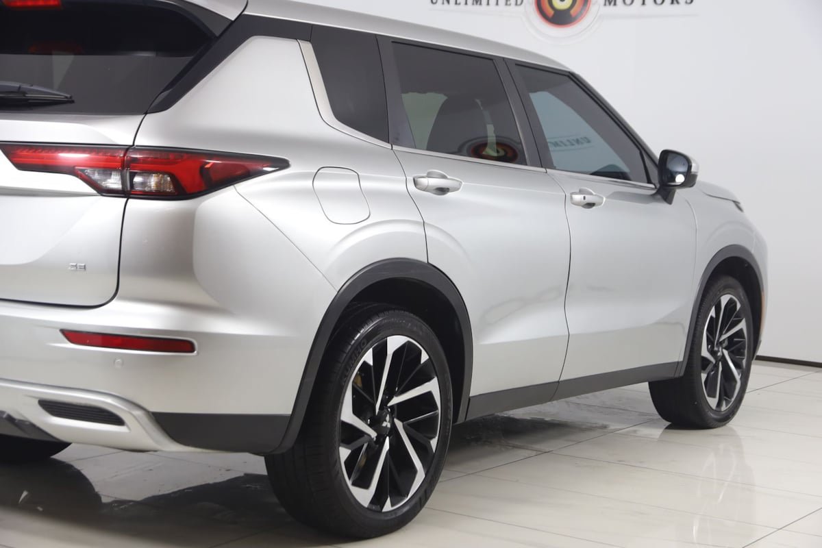 Used 2024 Mitsubishi Outlander SE AWD/4WD image 44
