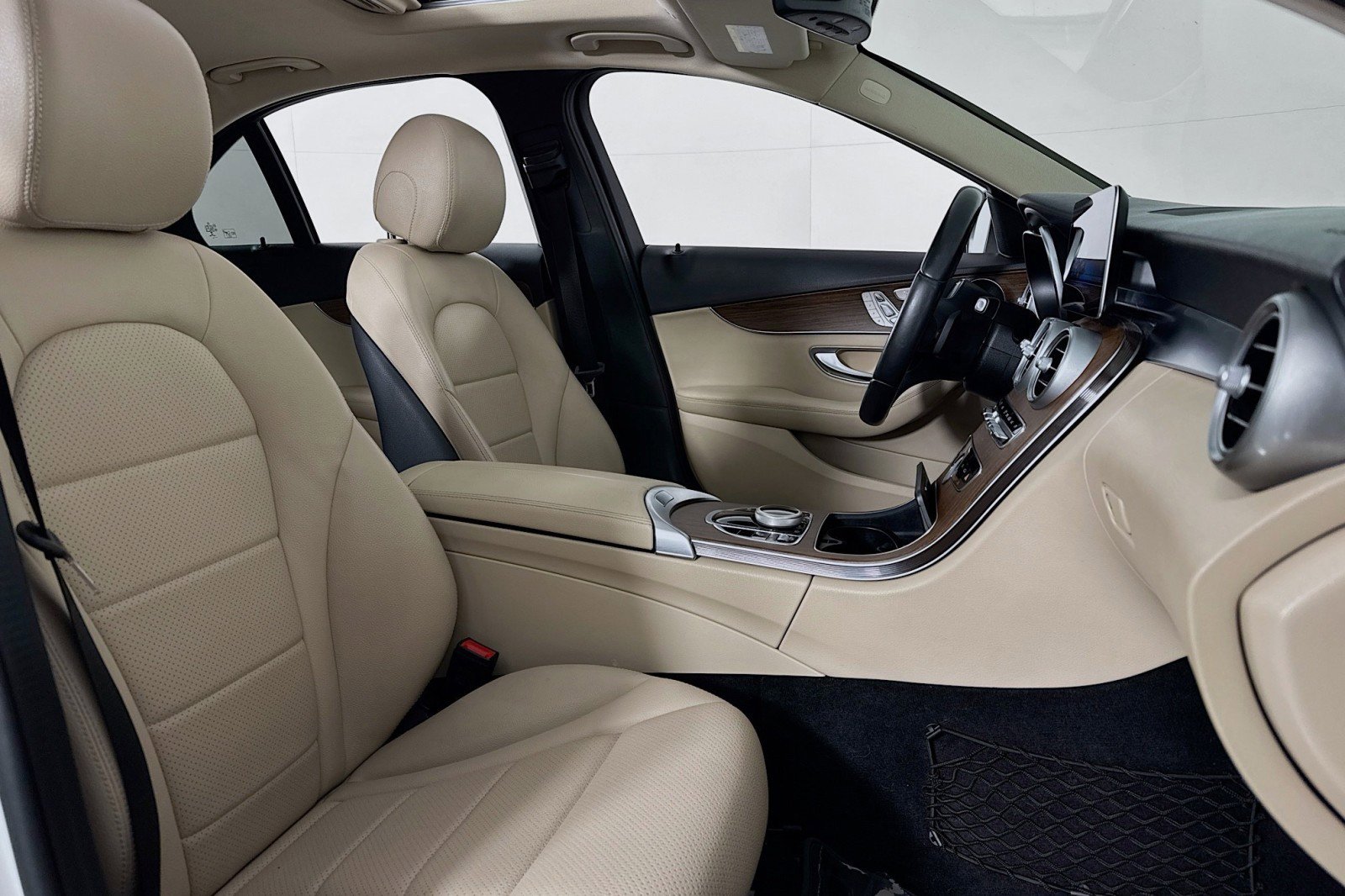 Used 2021 Mercedes-Benz C 300 Sedan image 6