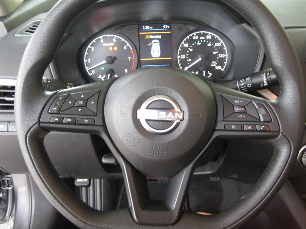 Used 2025 Nissan Altima 2.5 S FWD image 12