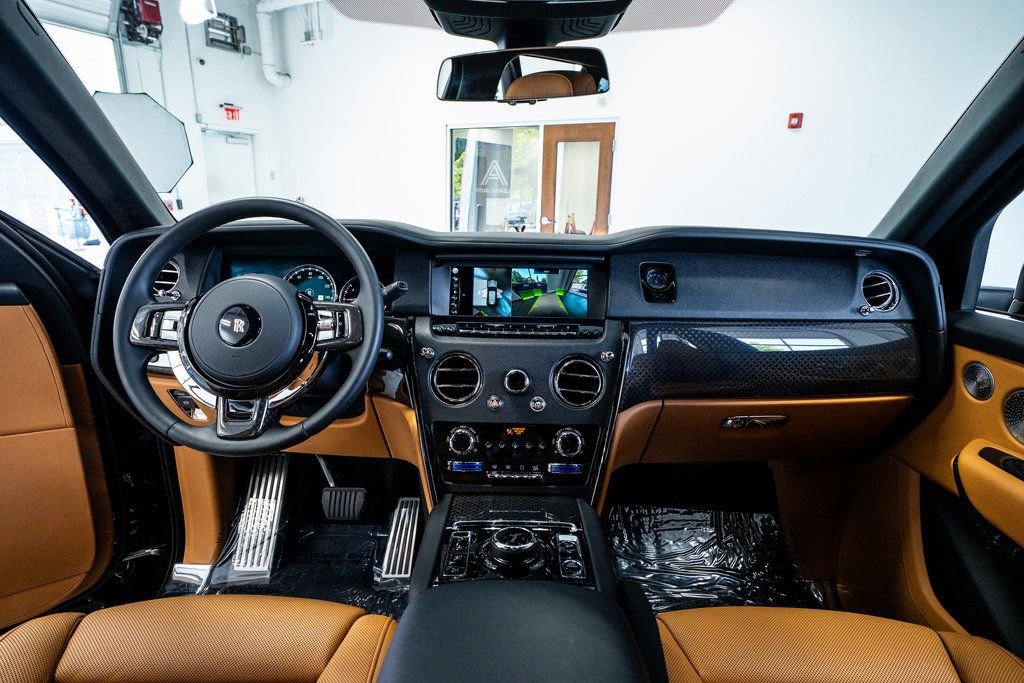 Used 2022 Rolls-Royce Cullinan Black Badge image 72