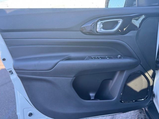 New 2026 Jeep Compass Limited image 12