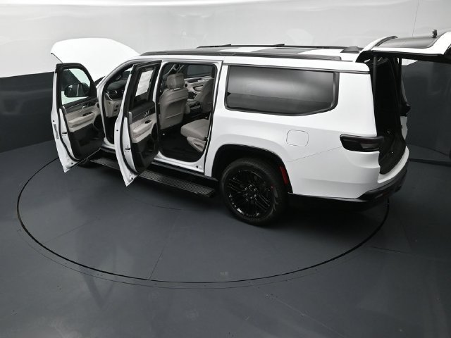 New 2026 Jeep Grand Wagoneer L Limited AWD/4WD image 28