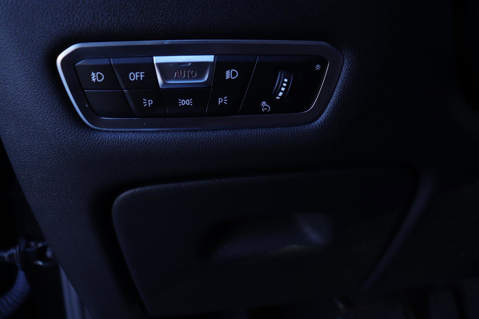 Used 2021 BMW X5 sDrive40i w/ Premium Package image 28