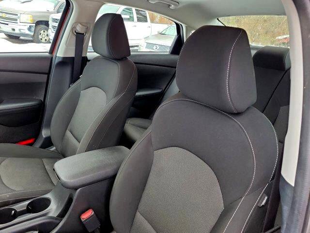 Used 2024 Kia Forte LXS image 16