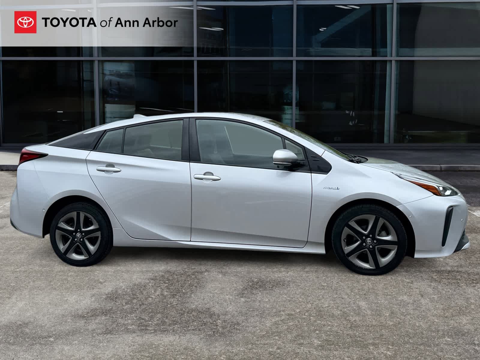 Used 2019 Toyota Prius XLE FWD image 12