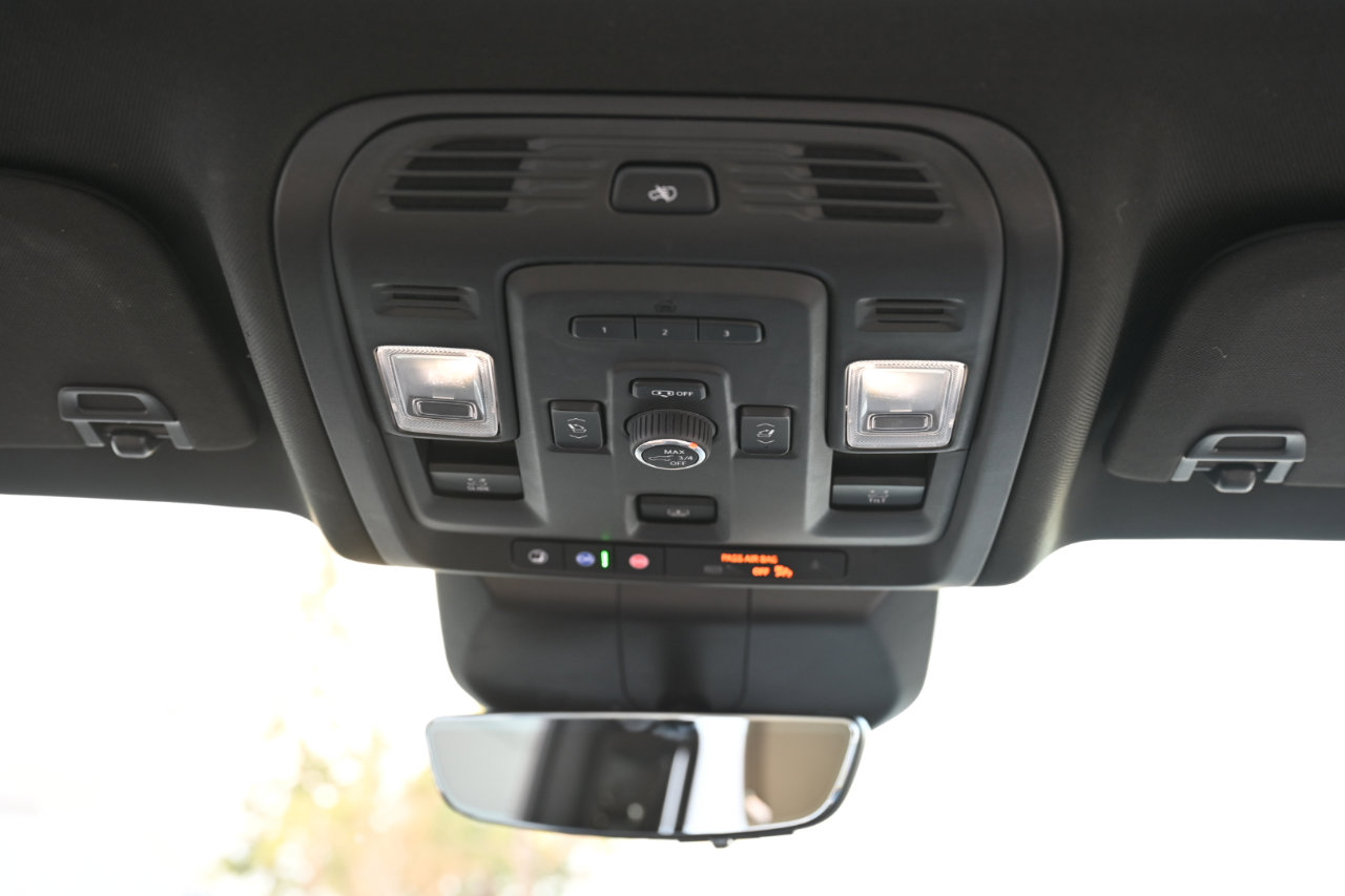 Used 2021 Cadillac Escalade Premium Luxury image 49