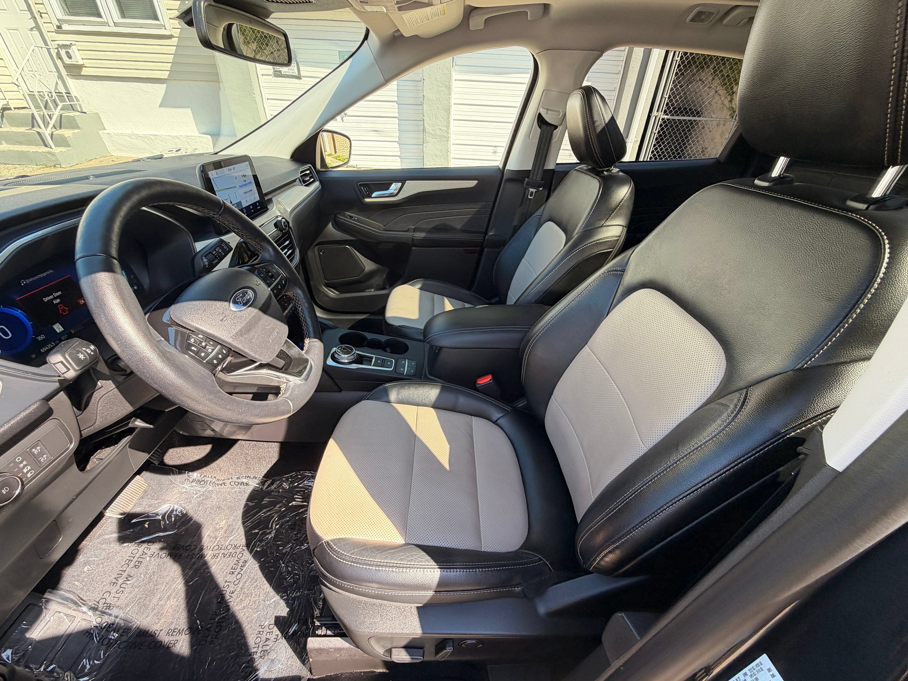Used 2022 Ford Escape Titanium w/ Titanium Premium Package FWD image 14