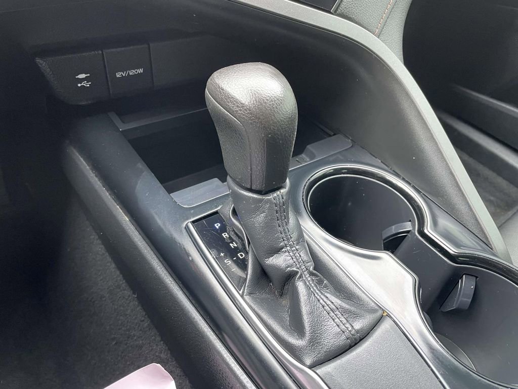 Used 2019 Toyota Camry LE image 40