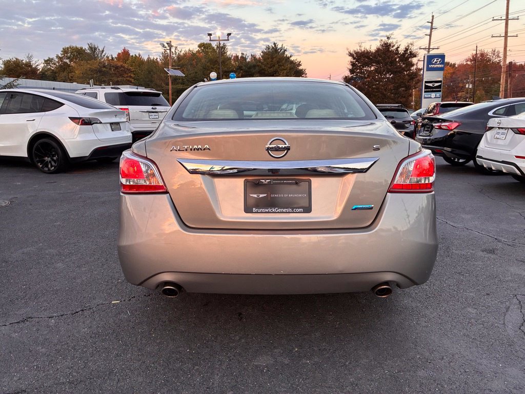 Used 2013 Nissan Altima 2.5 S FWD image 6