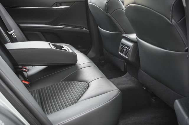 Used 2019 Toyota Camry SE w/ Audio Package FWD image 23