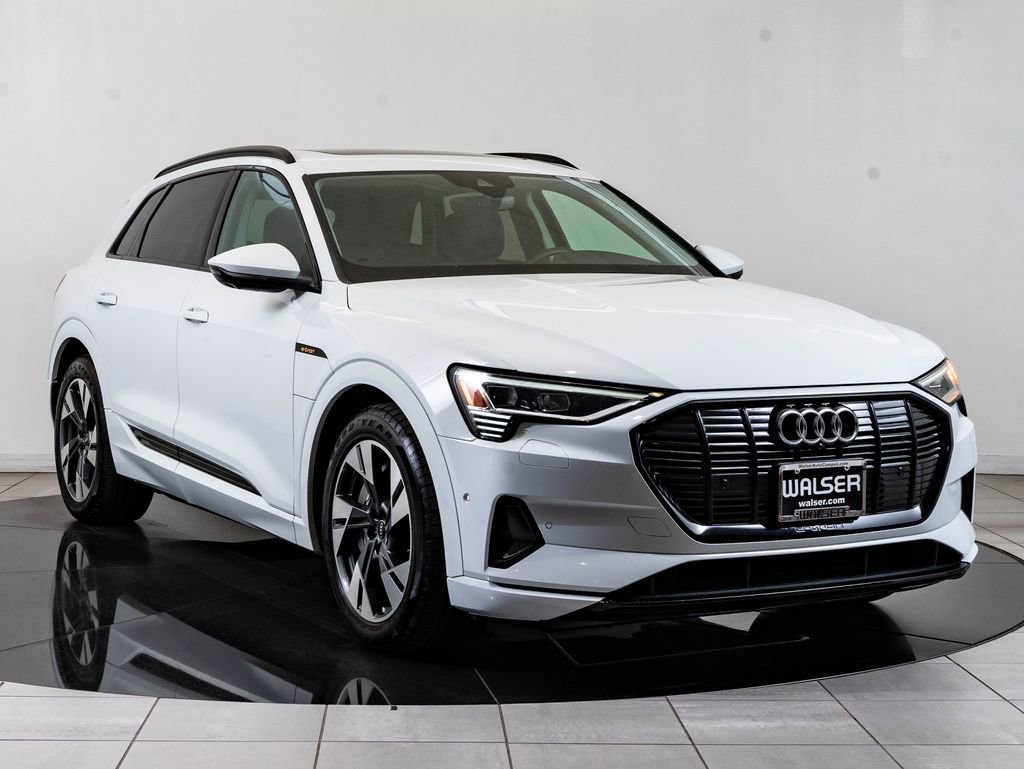 Used 2021 Audi e-tron Premium w/ Convenience Plus Package AWD/4WD image 12