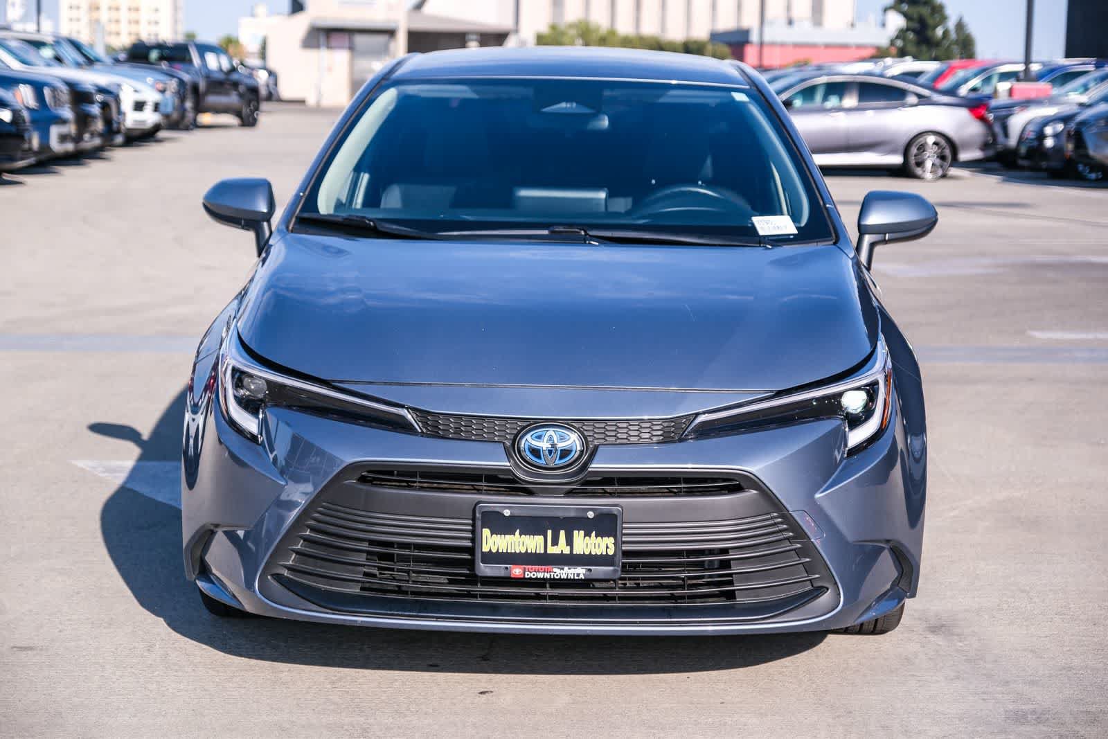 Used 2025 Toyota Corolla LE FWD image 2