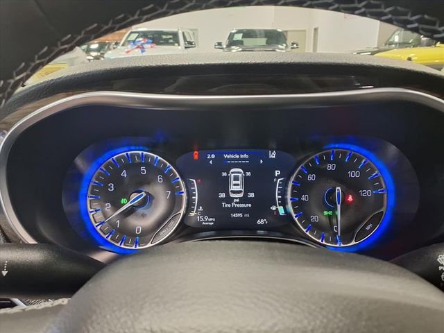 Used 2024 Chrysler Pacifica Limited AWD/4WD image 21