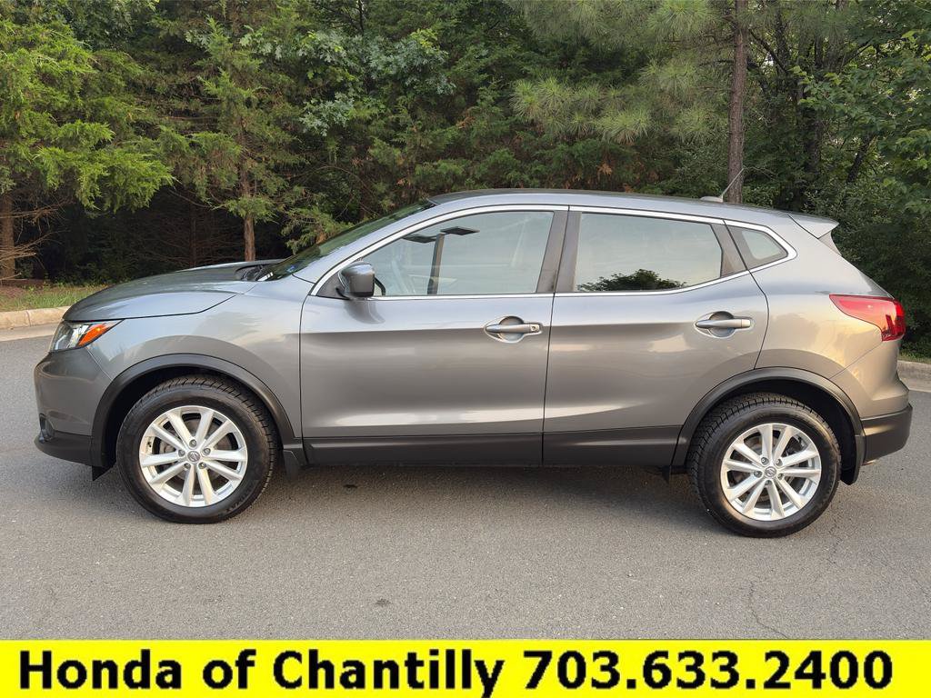 Used 2018 Nissan Rogue Sport S w/ S Appearance Package AWD/4WD image 4