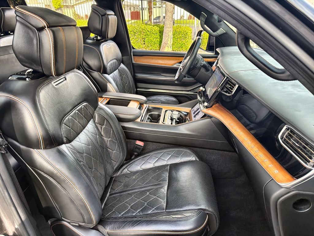 Used 2022 Jeep Grand Wagoneer Series III w/ Rear Seat Video Group 1 AWD/4WD image 27